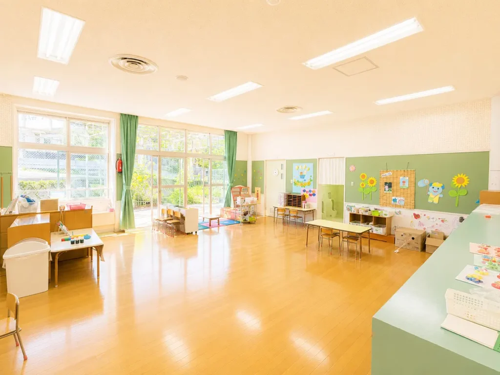 公私連携認定こども園 | おひさま長田こども園 教室